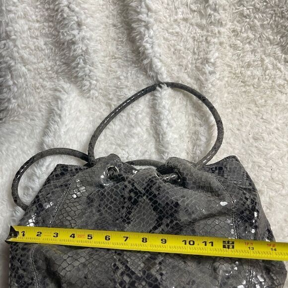 Michael Kors snake skin prints shades of gray shoulder bag silver tone hardwares - Picture 10 of 14